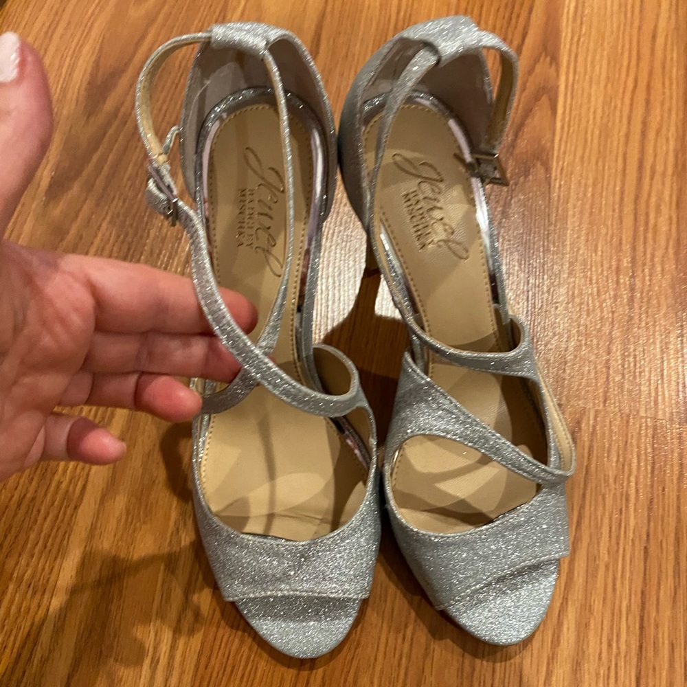 Badgley Mischka silver sparkly shoes sandals heels size 7